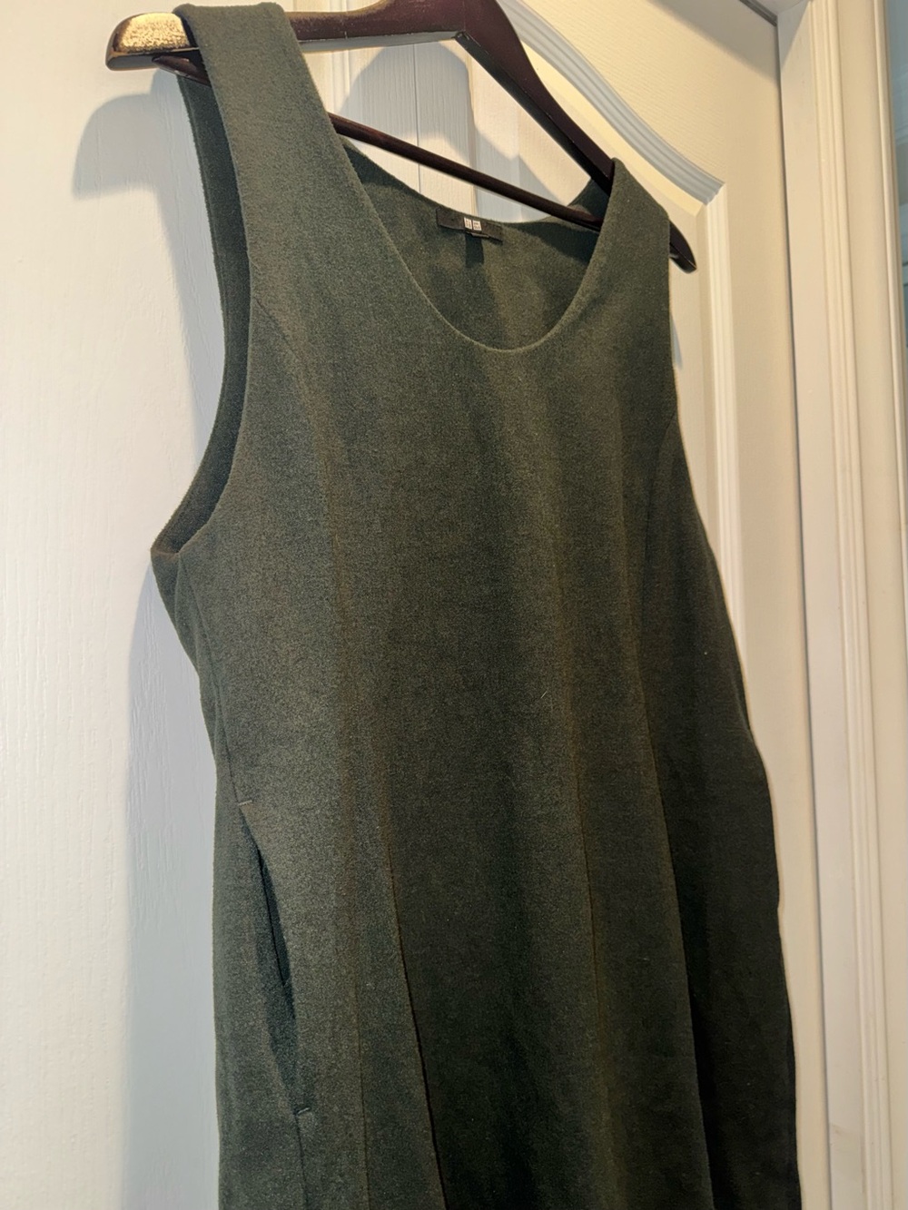 UNIQLO Dark Green Brushed Jersey Sleeveless Dress Size L Large with Pockets - Picture 7 of 9